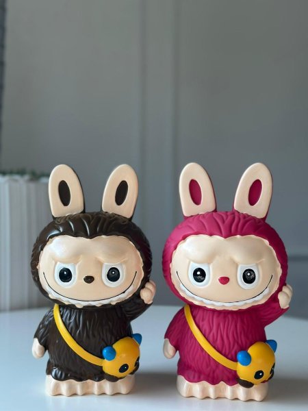 تحفة حصالة بلاستيك لابوبو